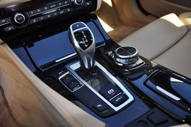 2013款宝马535Li行政型