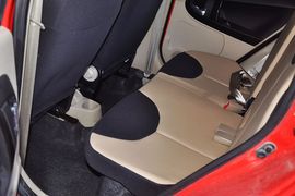 2012款吉利全球鹰熊猫1.0L手动标准型