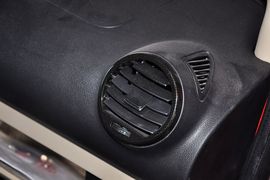 2012款吉利全球鹰熊猫1.0L手动标准型