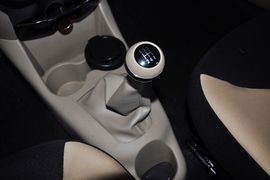 2012款吉利全球鹰熊猫1.0L手动标准型