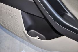 2012款福特福克斯三厢1.6L手自一体舒适型