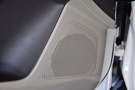 2012款福特福克斯三厢1.6L手自一体舒适型