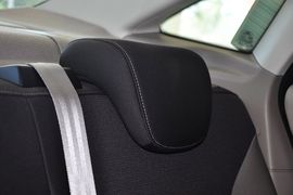 2012款福特福克斯三厢1.6L手自一体舒适型