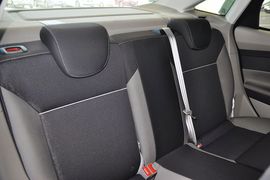 2012款福特福克斯三厢1.6L手自一体舒适型