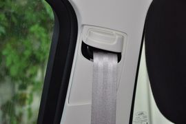 2012款福特福克斯三厢1.6L手自一体舒适型