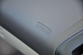 2012款福特福克斯三厢1.6L手自一体舒适型