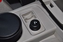 2012款福特福克斯三厢1.6L手自一体舒适型