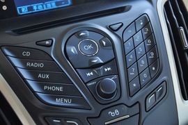 2012款福特福克斯三厢1.6L手自一体舒适型