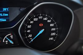 2012款福特福克斯三厢1.6L手自一体舒适型