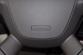 2012款福特福克斯三厢1.6L手自一体舒适型