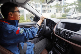 2013款华晨宝马X1试驾