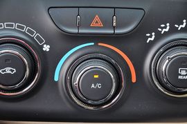 2012款菲亚特菲翔1.4T手动悦享版