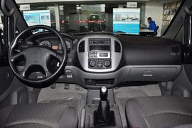 2013款风行菱智1.6L手动豪华型