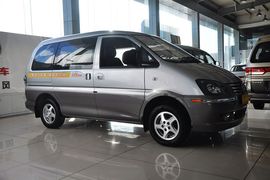 2013款风行菱智1.6L手动豪华型