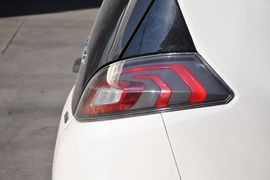 2012款荣威E50纯电动车