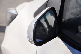 2012款荣威E50纯电动车