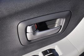 2013款铃木奥拓1.0L自动豪华型