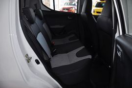 2013款铃木奥拓1.0L自动豪华型