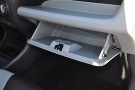 2013款铃木奥拓1.0L自动豪华型