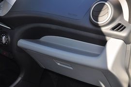 2013款铃木奥拓1.0L自动豪华型