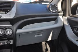 2013款铃木奥拓1.0L自动豪华型