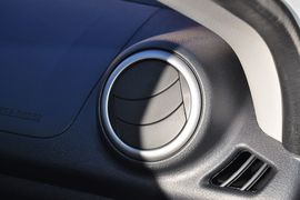 2013款铃木奥拓1.0L自动豪华型