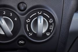 2013款铃木奥拓1.0L自动豪华型