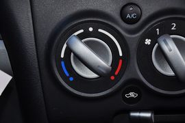 2013款铃木奥拓1.0L自动豪华型