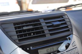 2013款铃木奥拓1.0L自动豪华型