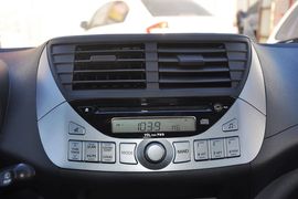 2013款铃木奥拓1.0L自动豪华型