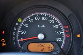 2013款铃木奥拓1.0L自动豪华型