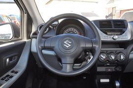 2013款铃木奥拓1.0L自动豪华型