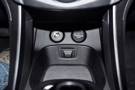 2013款北京现代全新胜达2.4GDi自动四驱型