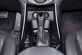 2013款北京现代全新胜达2.4GDi自动四驱型