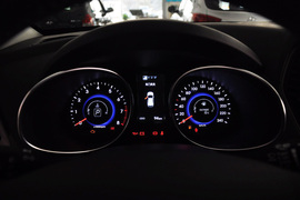 2013款北京现代全新胜达2.4GDi自动四驱型