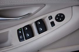 2012款宝马528i