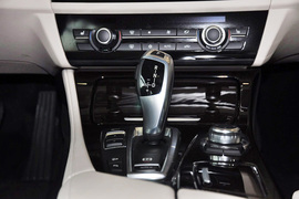 2012款宝马528i
