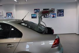 2013款大众全新桑塔纳到店实拍