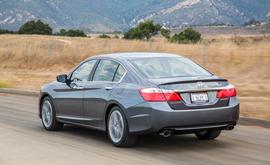 2013款本田雅阁海外试驾