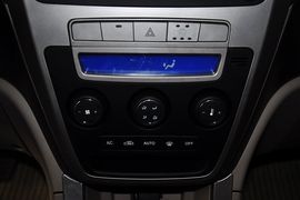 2012款吉利全球鹰GX7