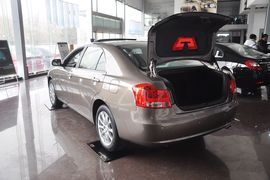 2013款吉利帝豪EC8