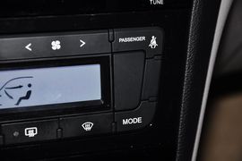 2013款吉利帝豪EC8