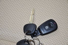 2011款现代伊兰特1.6L手动舒适天窗型到店实拍