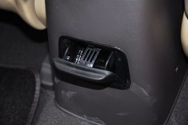 2011款现代伊兰特1.6L手动舒适天窗型到店实拍
