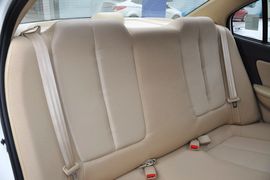 2011款现代伊兰特1.6L手动舒适天窗型到店实拍