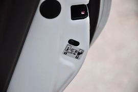 2011款现代伊兰特1.6L手动舒适天窗型到店实拍