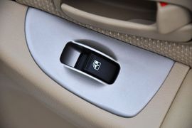 2011款现代伊兰特1.6L手动舒适天窗型到店实拍
