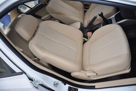2011款现代伊兰特1.6L手动舒适天窗型到店实拍