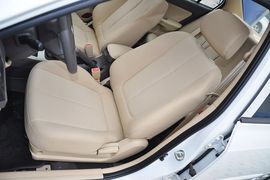 2011款现代伊兰特1.6L手动舒适天窗型到店实拍