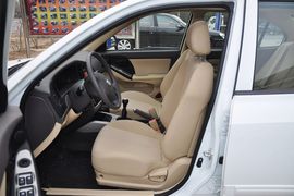 2011款现代伊兰特1.6L手动舒适天窗型到店实拍